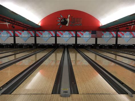 holiday lanes bowling alley